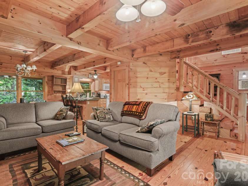 226 Signal Ridge, Sylva, NC 28779.  MLS# CAR4410234, YatesRealty ID 40786. 