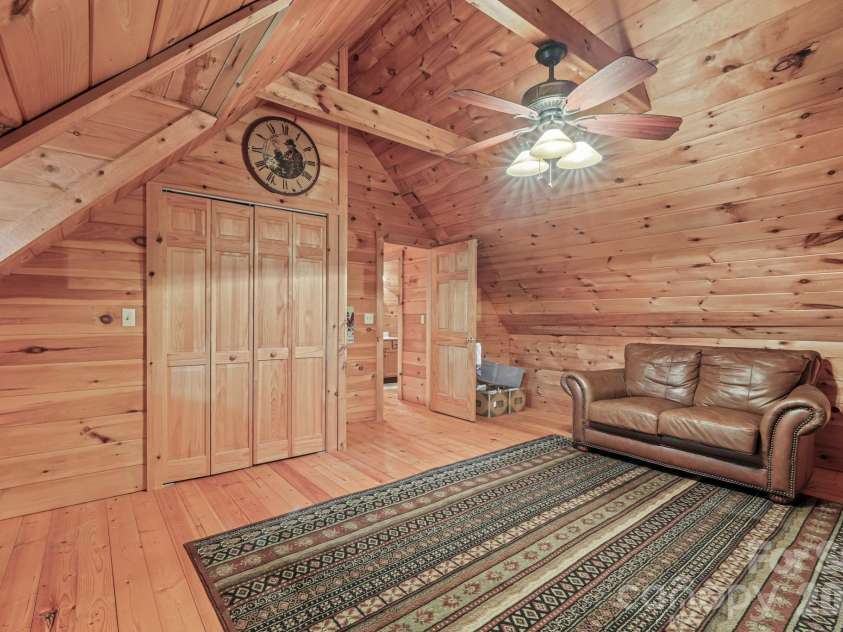 226 Signal Ridge, Sylva, NC 28779.  MLS# CAR4410234, YatesRealty ID 40786. 