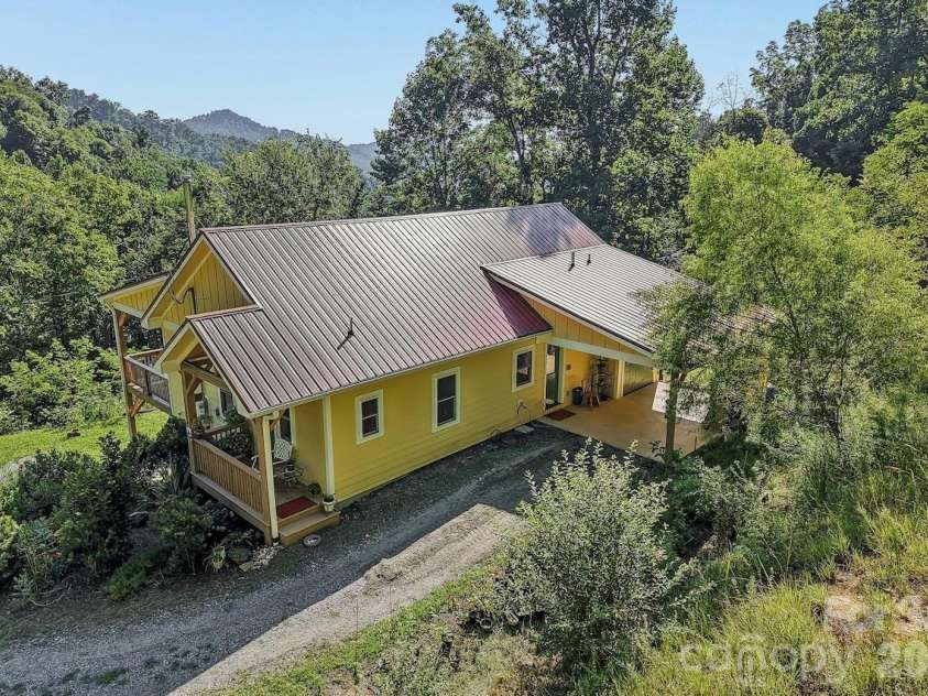 280 Kelses Valley Drive, Mars Hill, NC 28754.  MLS# CAR4382628, YatesRealty ID 40789. 