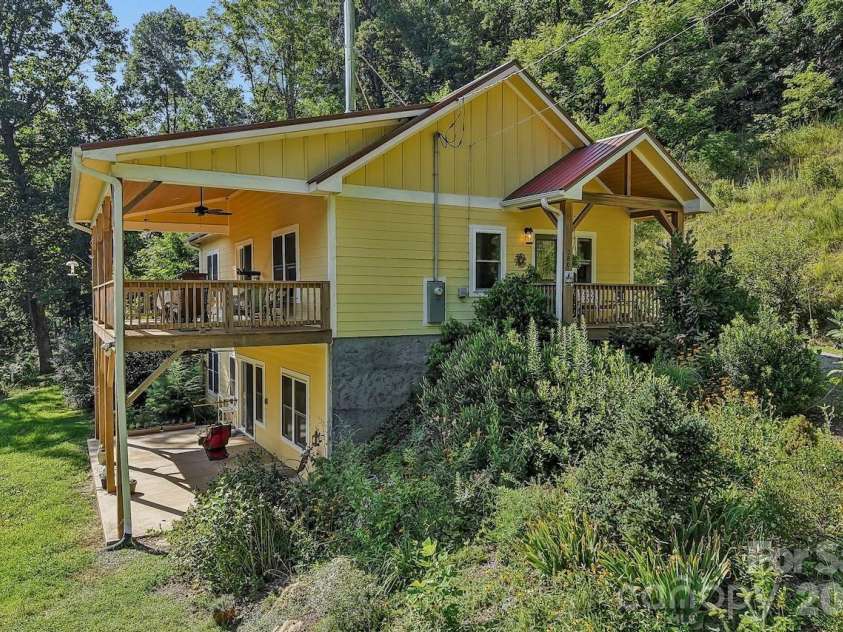 280 Kelses Valley Drive, Mars Hill, NC 28754.  MLS# CAR4382628, YatesRealty ID 40789. 