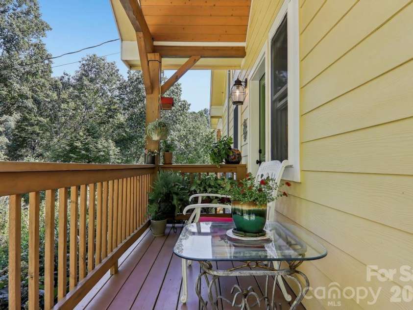 280 Kelses Valley Drive, Mars Hill, NC 28754.  MLS# CAR4382628, YatesRealty ID 40789. 