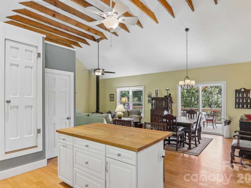 280 Kelses Valley Drive, Mars Hill, NC 28754.  MLS# CAR4382628, YatesRealty ID 40789. 