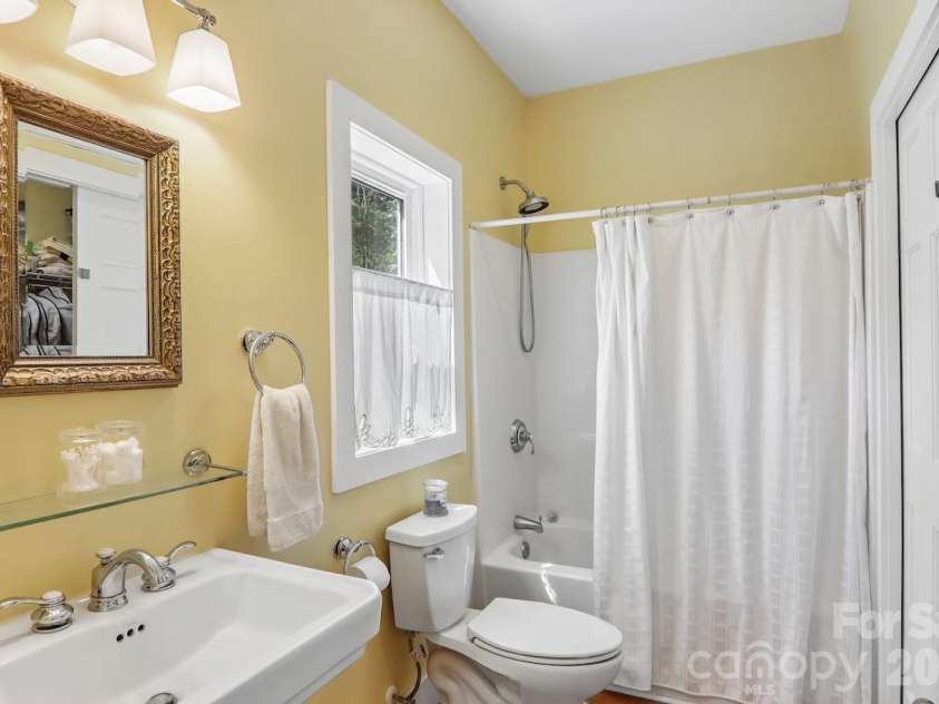 280 Kelses Valley Drive, Mars Hill, NC 28754.  MLS# CAR4382628, YatesRealty ID 40789. 