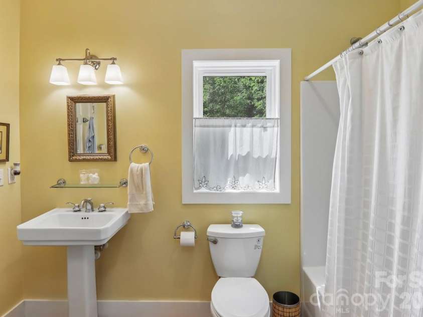 280 Kelses Valley Drive, Mars Hill, NC 28754.  MLS# CAR4382628, YatesRealty ID 40789. 