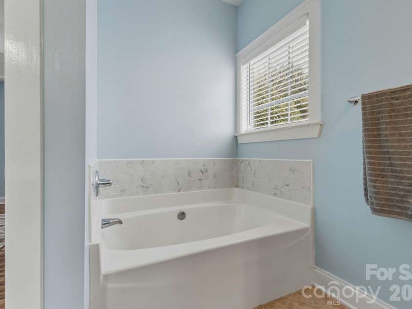 13515 Glenwyck Lane, Huntersville, NC 28078.  MLS# CAR4335124, YatesRealty ID 4079. 