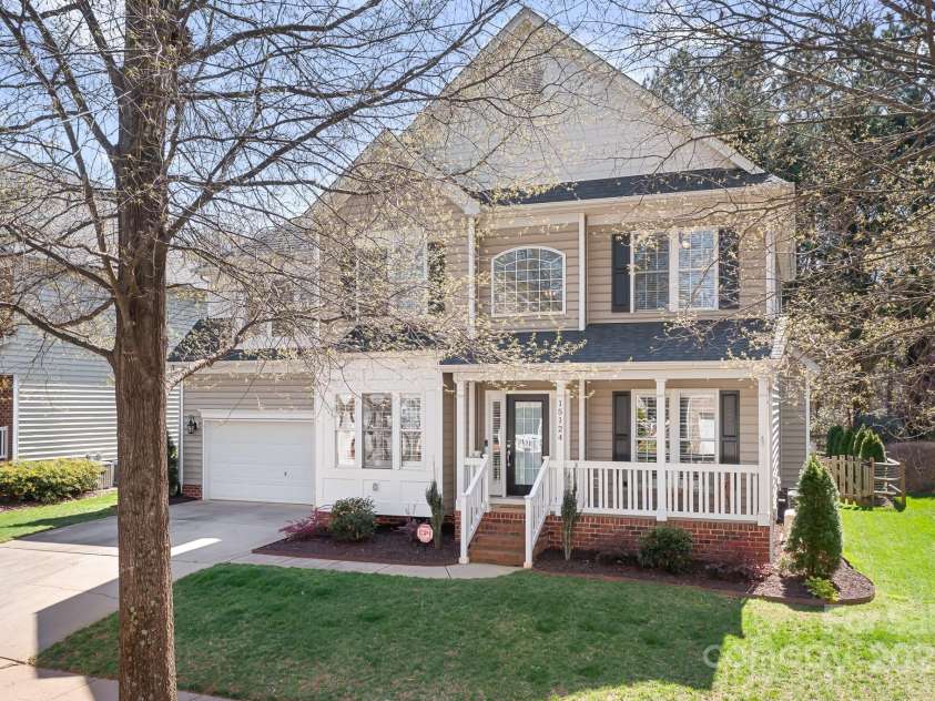 15124 Hugh Mcauley Road, Huntersville, NC 28078.  MLS# CAR4234988, YatesRealty ID 4079. 15124 Hugh Mcauley Road is move in ready with $80,000 in newly added upgrades. Well maintained and updated. Located on a quiet street with in walking distance to amenities and a walkable ½ mile to Grand Oak Eleme