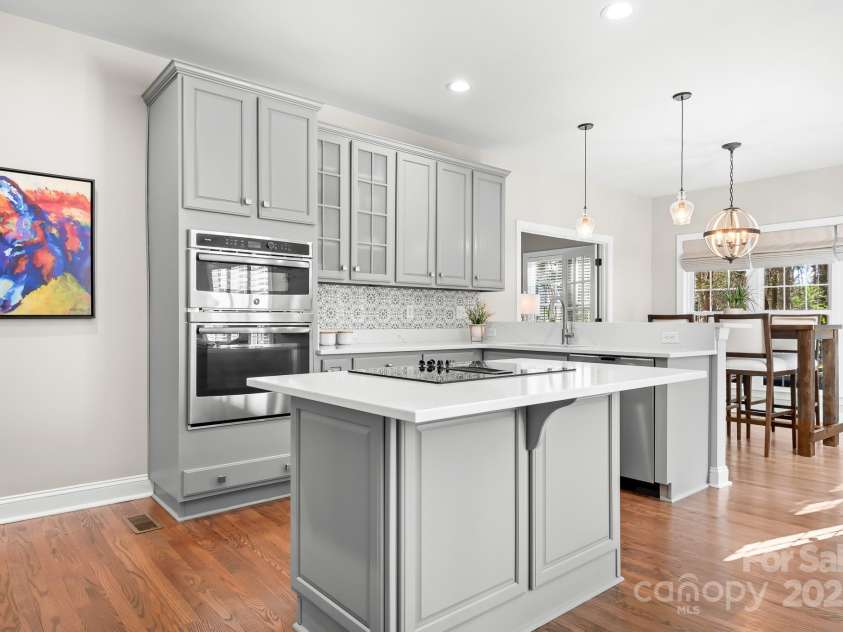 15124 Hugh Mcauley Road, Huntersville, NC 28078.  MLS# CAR4234988, YatesRealty ID 4079. Newly updated kitchen with greige painted cabinetry.