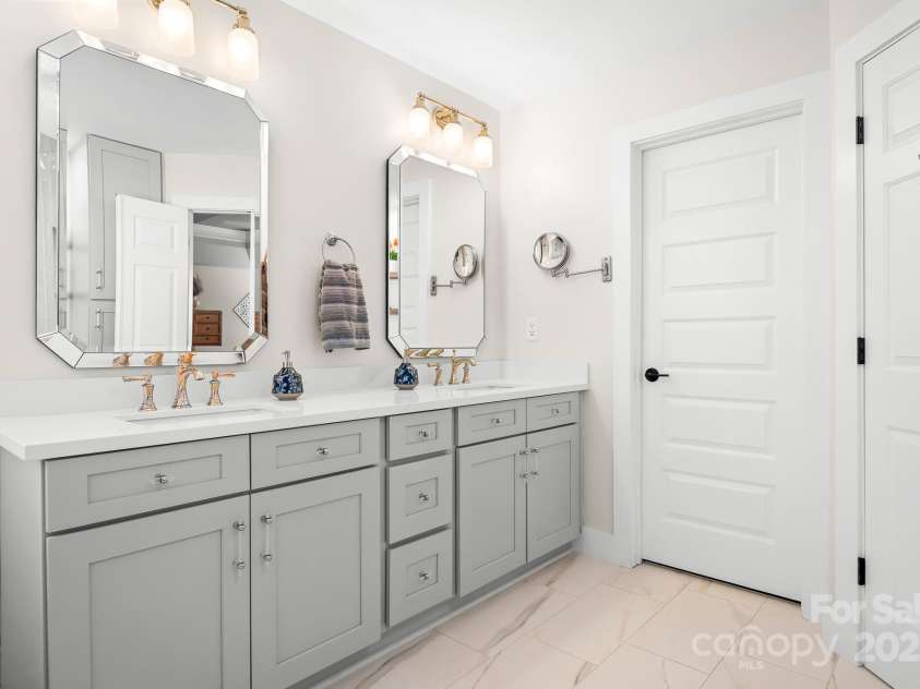 15124 Hugh Mcauley Road, Huntersville, NC 28078.  MLS# CAR4234988, YatesRealty ID 4079. Primary bath looking toward closet