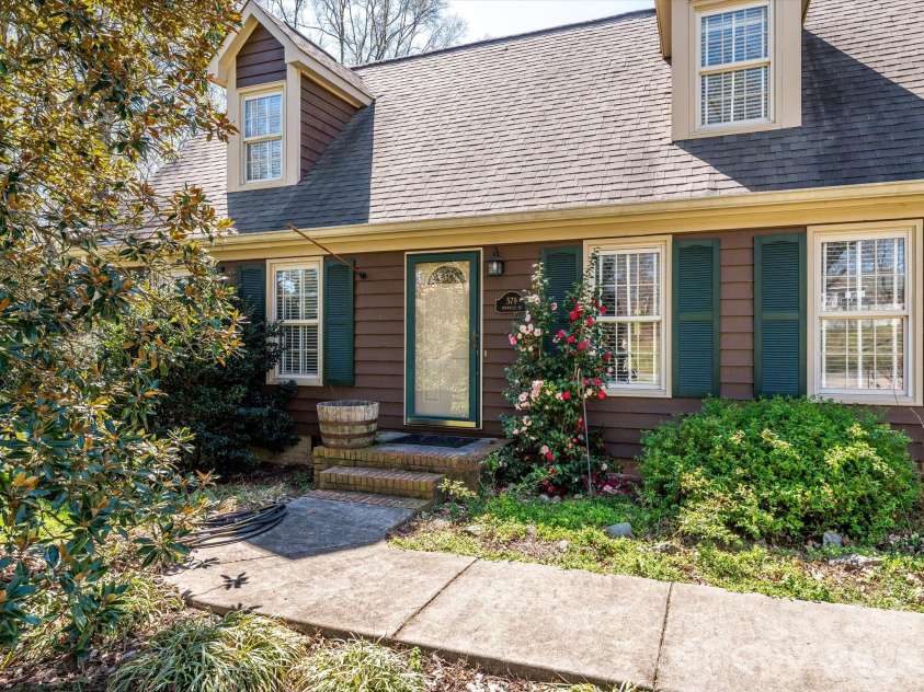 579 Brown Lee Drive, Concord, NC 28025.  MLS# CAR4357425, YatesRealty ID 4079. 