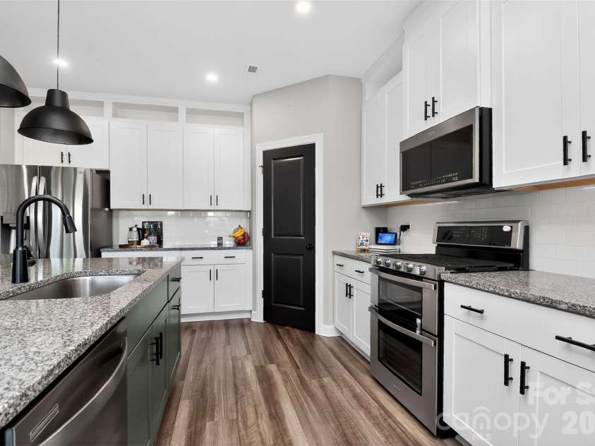 4514 Bright Road, Charlotte, NC 28214.  MLS# CAR4396374, YatesRealty ID 40790. 