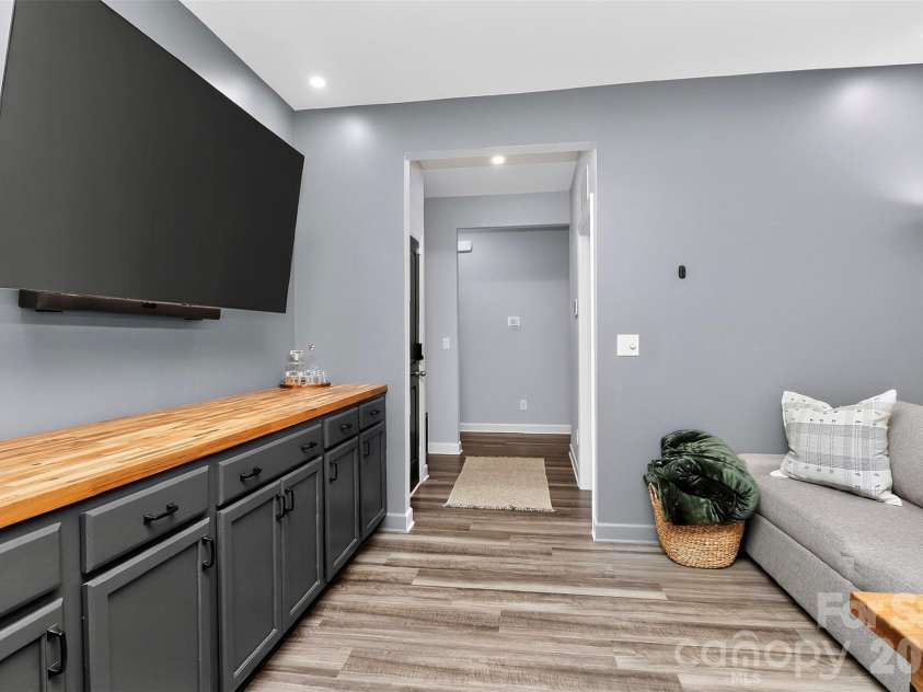 4514 Bright Road, Charlotte, NC 28214.  MLS# CAR4396374, YatesRealty ID 40790. 