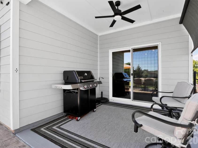 4514 Bright Road, Charlotte, NC 28214.  MLS# CAR4396374, YatesRealty ID 40790. Covered porch
