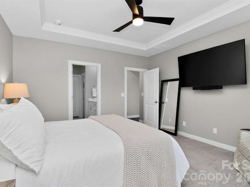 4514 Bright Road, Charlotte, NC 28214.  MLS# CAR4396374, YatesRealty ID 40790. Spacious room
