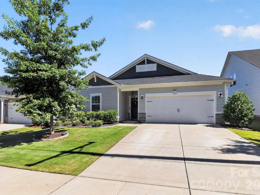 4514 Bright Road, Charlotte, NC 28214.  MLS# CAR4396374, YatesRealty ID 40790. Welcome home