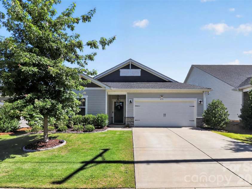 4514 Bright Road, Charlotte, NC 28214.  MLS# CAR4396374, YatesRealty ID 40790. Welcome home