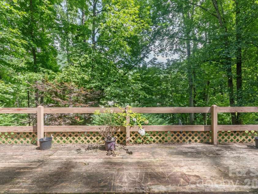 188 Woodfern Drive, Maggie Valley, NC 28751.  MLS# CAR4409833, YatesRealty ID 40792. 