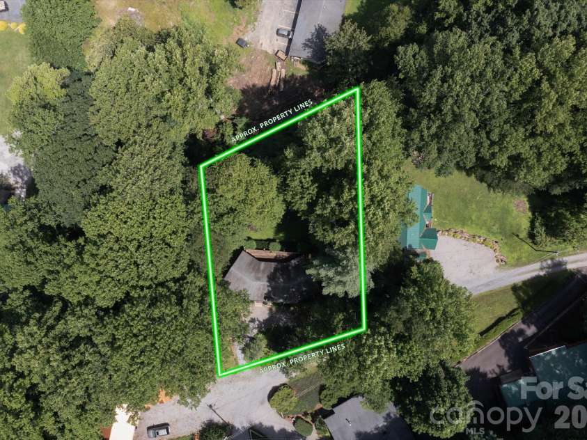 188 Woodfern Drive, Maggie Valley, NC 28751.  MLS# CAR4409833, YatesRealty ID 40792. Aerial view with approximate property lines