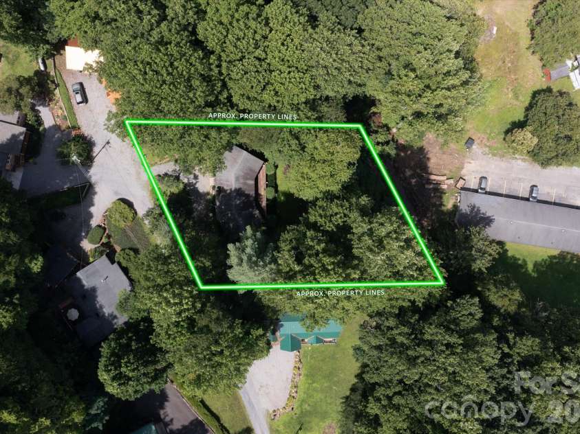 188 Woodfern Drive, Maggie Valley, NC 28751.  MLS# CAR4409833, YatesRealty ID 40792. Aerial view with approximate property lines