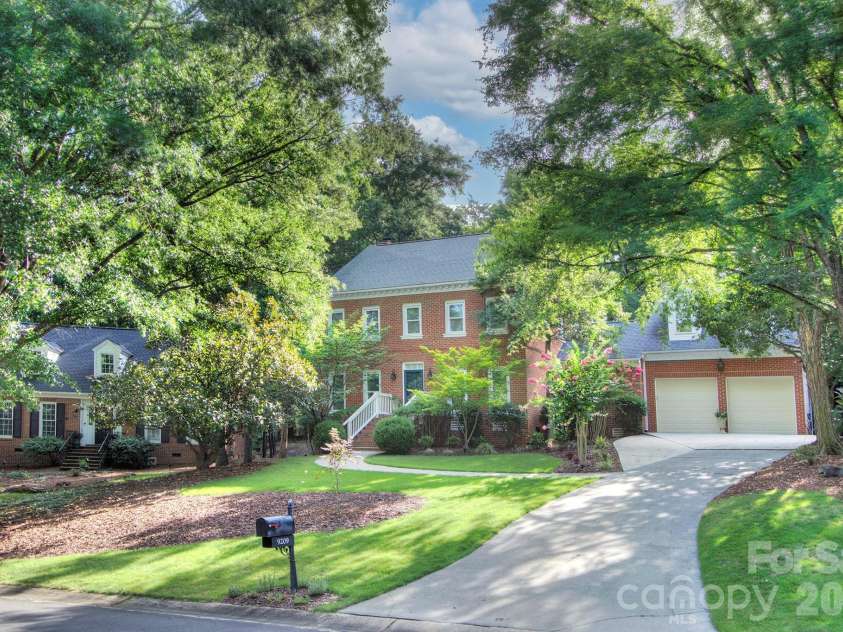 9209 Hanover South Trail, Charlotte, NC 28210.  MLS# CAR4407965, YatesRealty ID 40794. 
