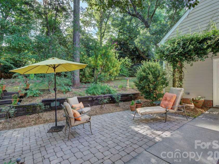 9209 Hanover South Trail, Charlotte, NC 28210.  MLS# CAR4407965, YatesRealty ID 40794. 