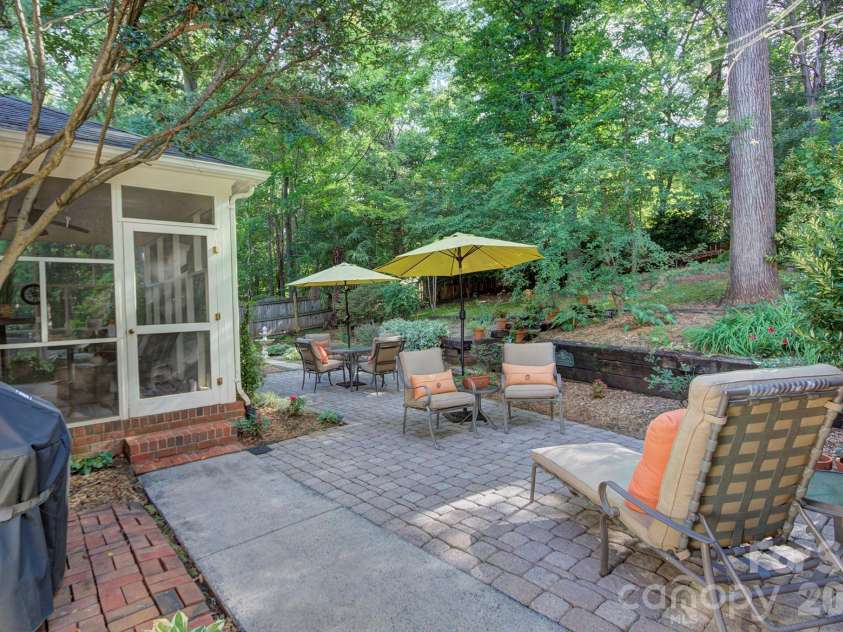 9209 Hanover South Trail, Charlotte, NC 28210.  MLS# CAR4407965, YatesRealty ID 40794. 