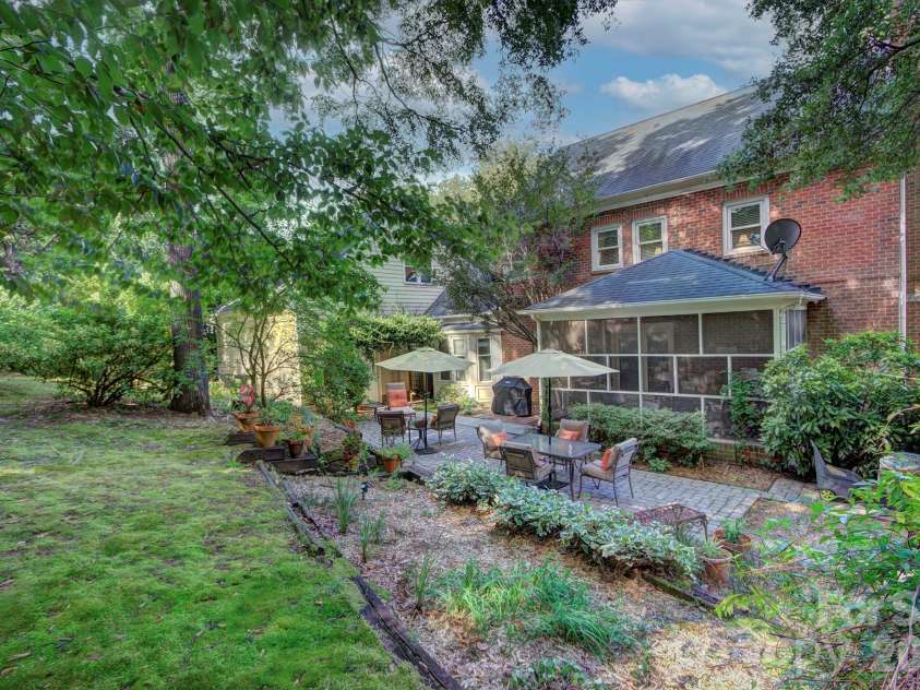 9209 Hanover South Trail, Charlotte, NC 28210.  MLS# CAR4407965, YatesRealty ID 40794. 