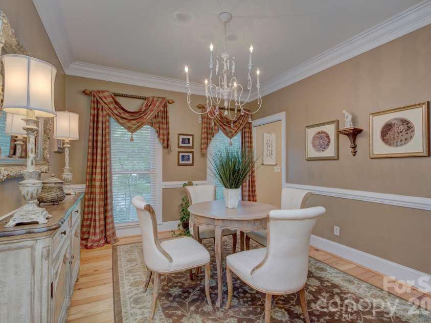 9209 Hanover South Trail, Charlotte, NC 28210.  MLS# CAR4407965, YatesRealty ID 40794. 
