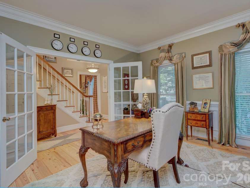 9209 Hanover South Trail, Charlotte, NC 28210.  MLS# CAR4407965, YatesRealty ID 40794. 