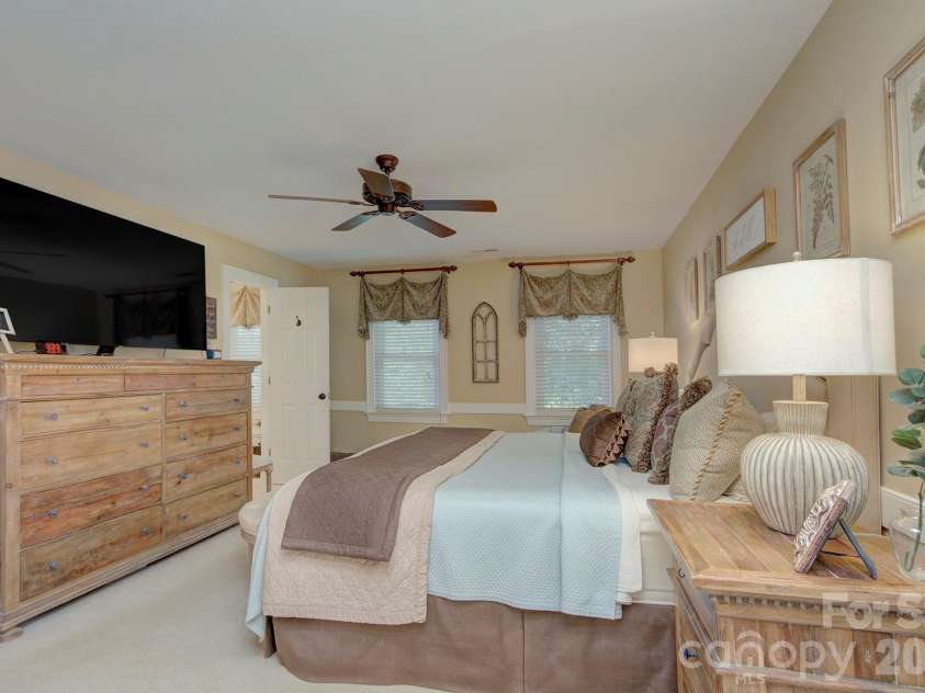 9209 Hanover South Trail, Charlotte, NC 28210.  MLS# CAR4407965, YatesRealty ID 40794. 