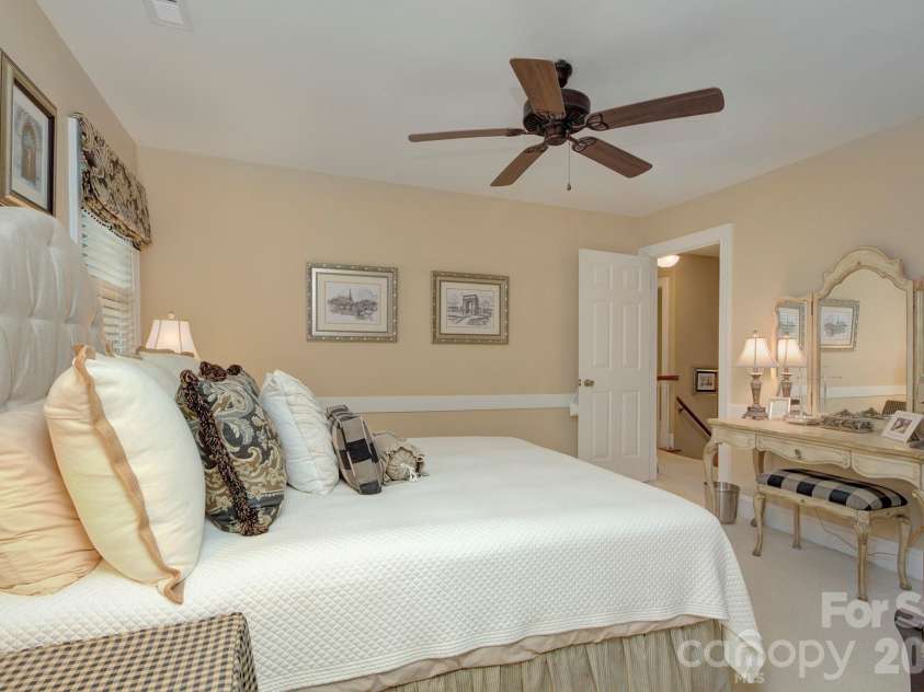 9209 Hanover South Trail, Charlotte, NC 28210.  MLS# CAR4407965, YatesRealty ID 40794. 