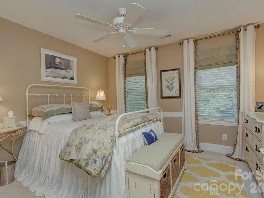 9209 Hanover South Trail, Charlotte, NC 28210.  MLS# CAR4407965, YatesRealty ID 40794. 