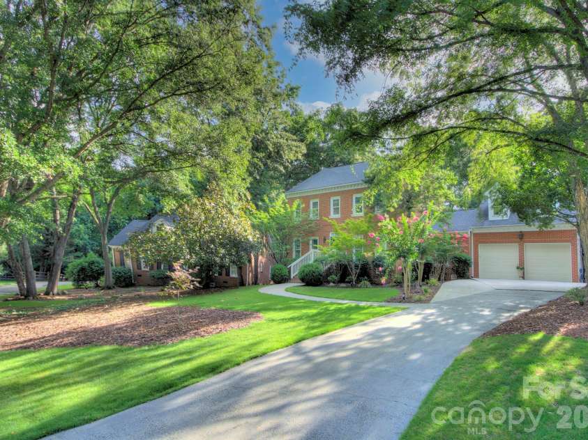 9209 Hanover South Trail, Charlotte, NC 28210.  MLS# CAR4407965, YatesRealty ID 40794. 