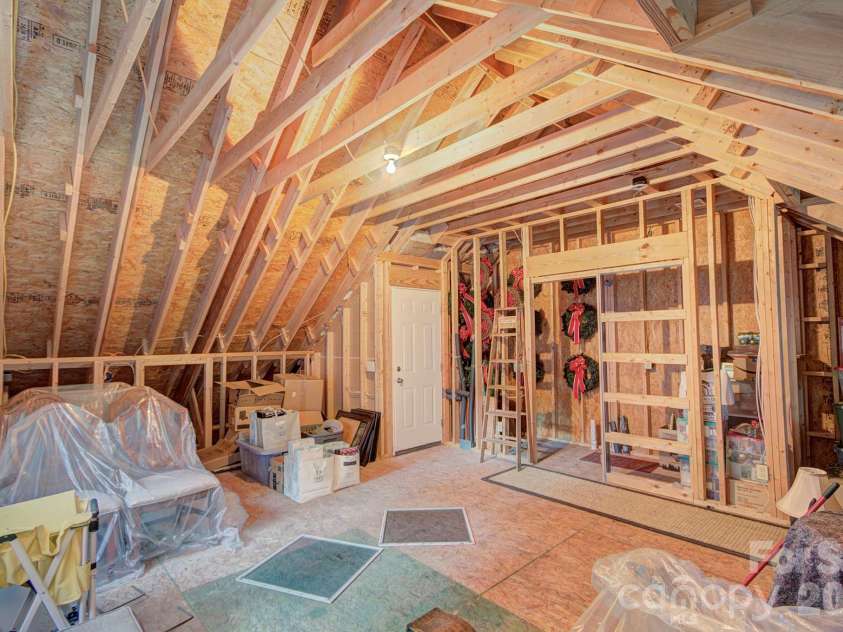 9209 Hanover South Trail, Charlotte, NC 28210.  MLS# CAR4407965, YatesRealty ID 40794. 