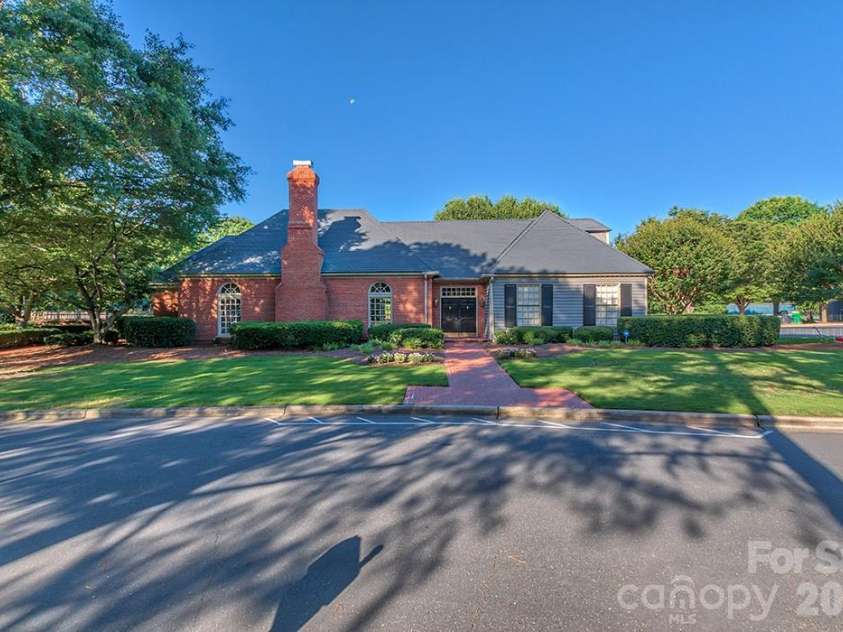 9209 Hanover South Trail, Charlotte, NC 28210.  MLS# CAR4407965, YatesRealty ID 40794. 