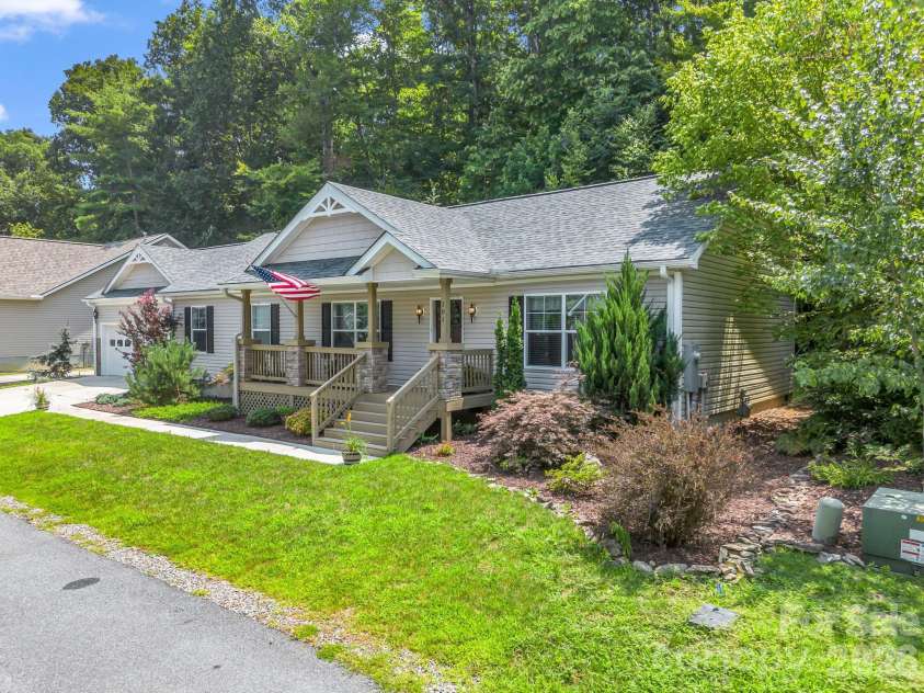 101 Plato Place, Etowah, NC 28729.  MLS# CAR4416427, YatesRealty ID 40795. 