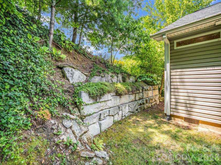 101 Plato Place, Etowah, NC 28729.  MLS# CAR4416427, YatesRealty ID 40795. 