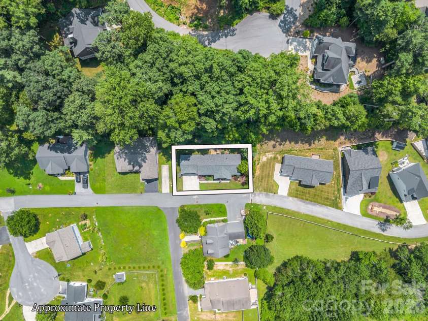 101 Plato Place, Etowah, NC 28729.  MLS# CAR4416427, YatesRealty ID 40795. 