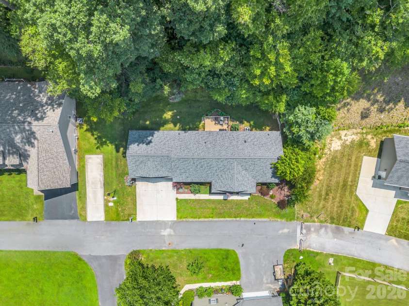 101 Plato Place, Etowah, NC 28729.  MLS# CAR4416427, YatesRealty ID 40795. 