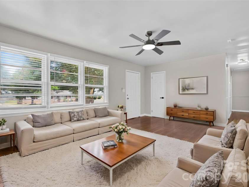 2216 Milton Road, Charlotte, NC 28215.  MLS# CAR4399842, YatesRealty ID 40796. 