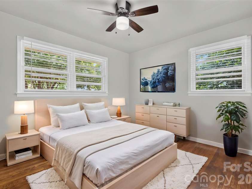 2216 Milton Road, Charlotte, NC 28215.  MLS# CAR4399842, YatesRealty ID 40796. 