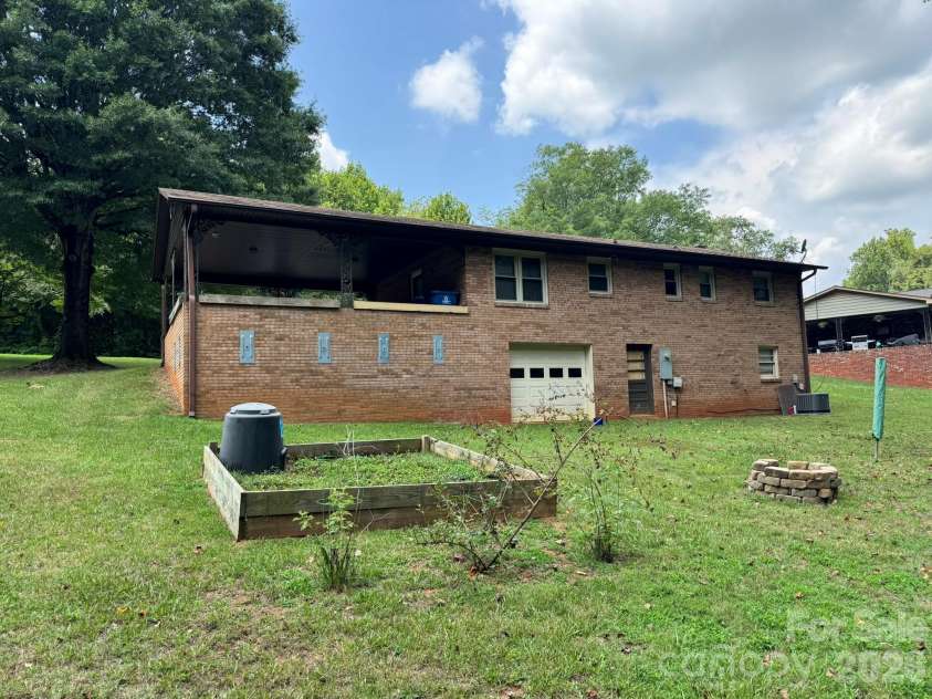 85 Meadowcreek Loop, Stony Point, NC 28678.  MLS# CAR4409154, YatesRealty ID 40797. 