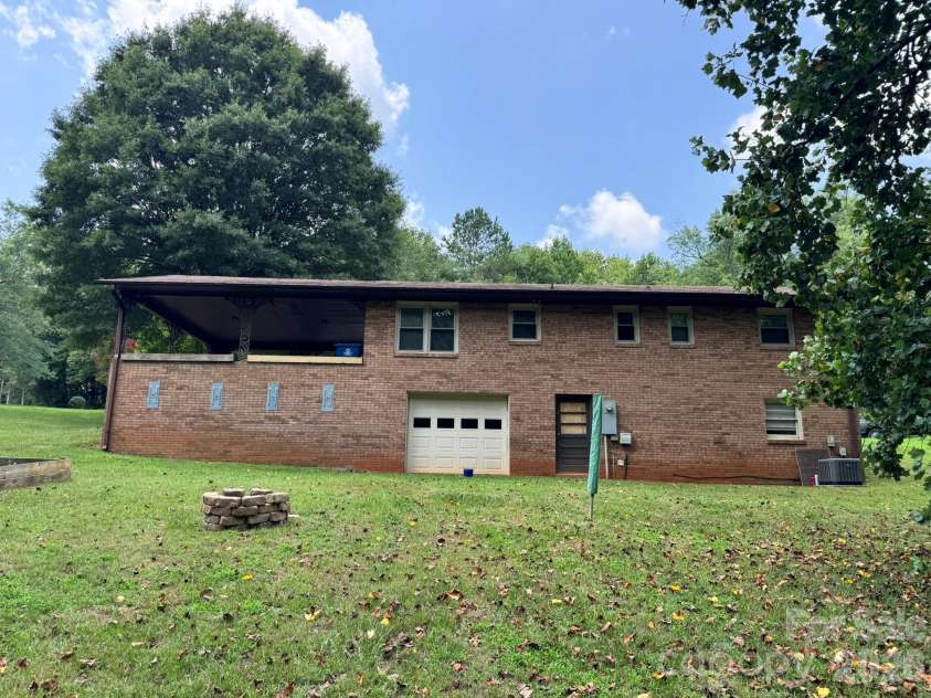 85 Meadowcreek Loop, Stony Point, NC 28678.  MLS# CAR4409154, YatesRealty ID 40797. 
