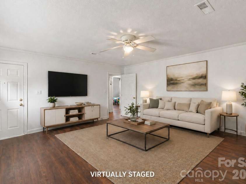 1204 fifth Avenue, Lexington, NC 27295.  MLS# CAR4376307, YatesRealty ID 40798. 