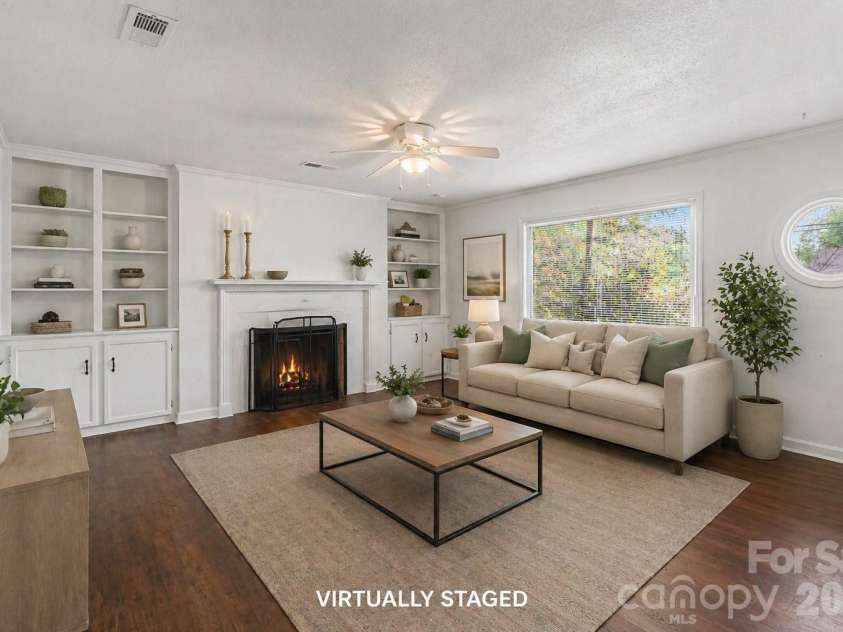 1204 fifth Avenue, Lexington, NC 27295.  MLS# CAR4376307, YatesRealty ID 40798. 