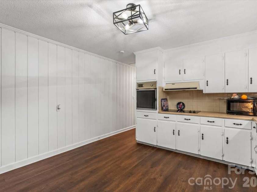 1204 fifth Avenue, Lexington, NC 27295.  MLS# CAR4376307, YatesRealty ID 40798. Kitchen