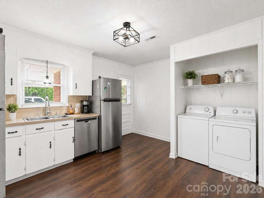 1204 fifth Avenue, Lexington, NC 27295.  MLS# CAR4376307, YatesRealty ID 40798. Laundry space