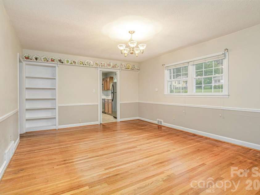 352 Cedar Lane, Arden, NC 28704.  MLS# CAR4391358, YatesRealty ID 40799. Dining Room