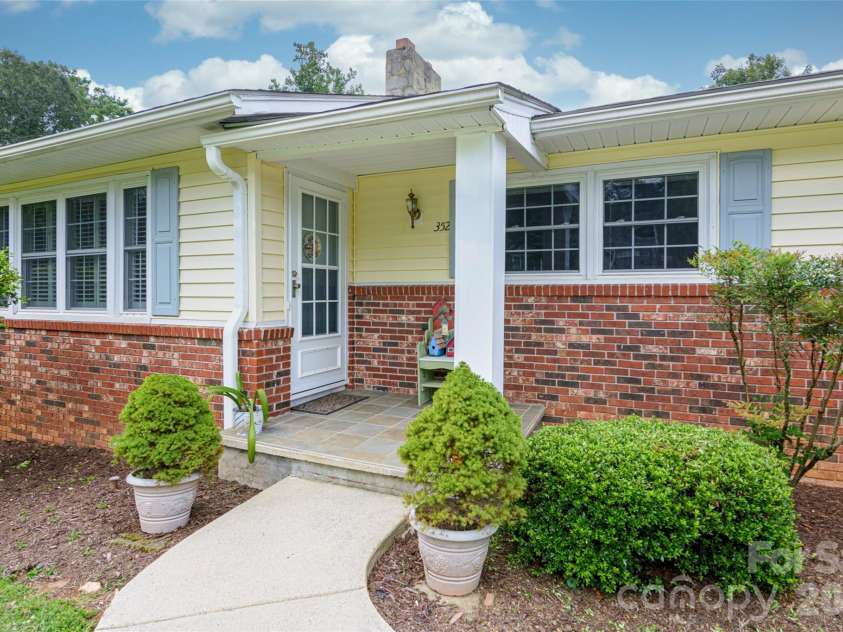 352 Cedar Lane, Arden, NC 28704.  MLS# CAR4391358, YatesRealty ID 40799. Front Porch
