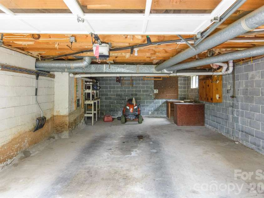 352 Cedar Lane, Arden, NC 28704.  MLS# CAR4391358, YatesRealty ID 40799. Third Garage