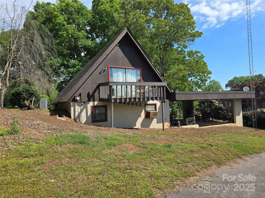 6580 Central Drive, Conover, NC 28613.  MLS# CAR4321252, YatesRealty ID 408. 